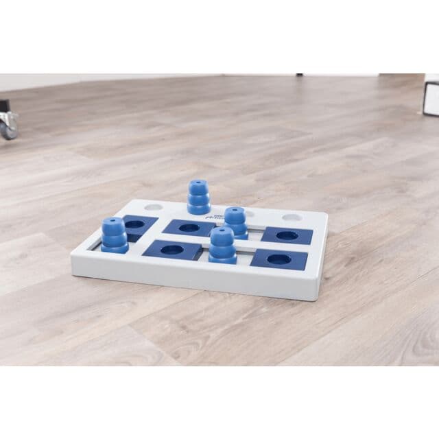 Trixie Chess Strategy Game for Dogs image 4